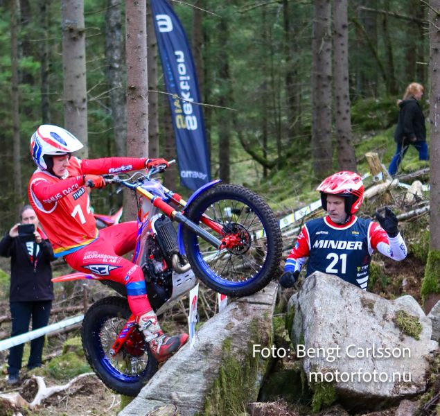 Preload previous image